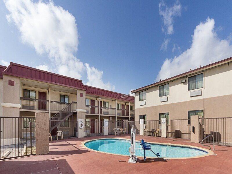Hotel Super 8 By Wyndham New Braunfels I-35 Exterior foto